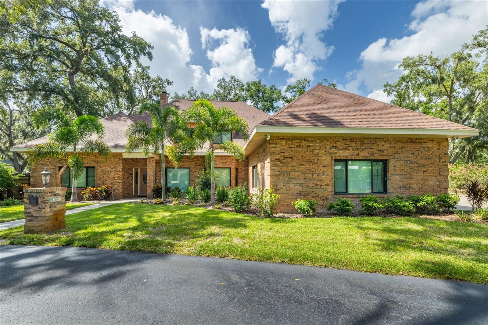 1202 W PINEDALE DR