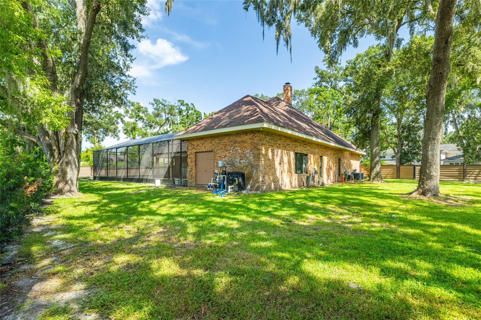 1202 W PINEDALE DR