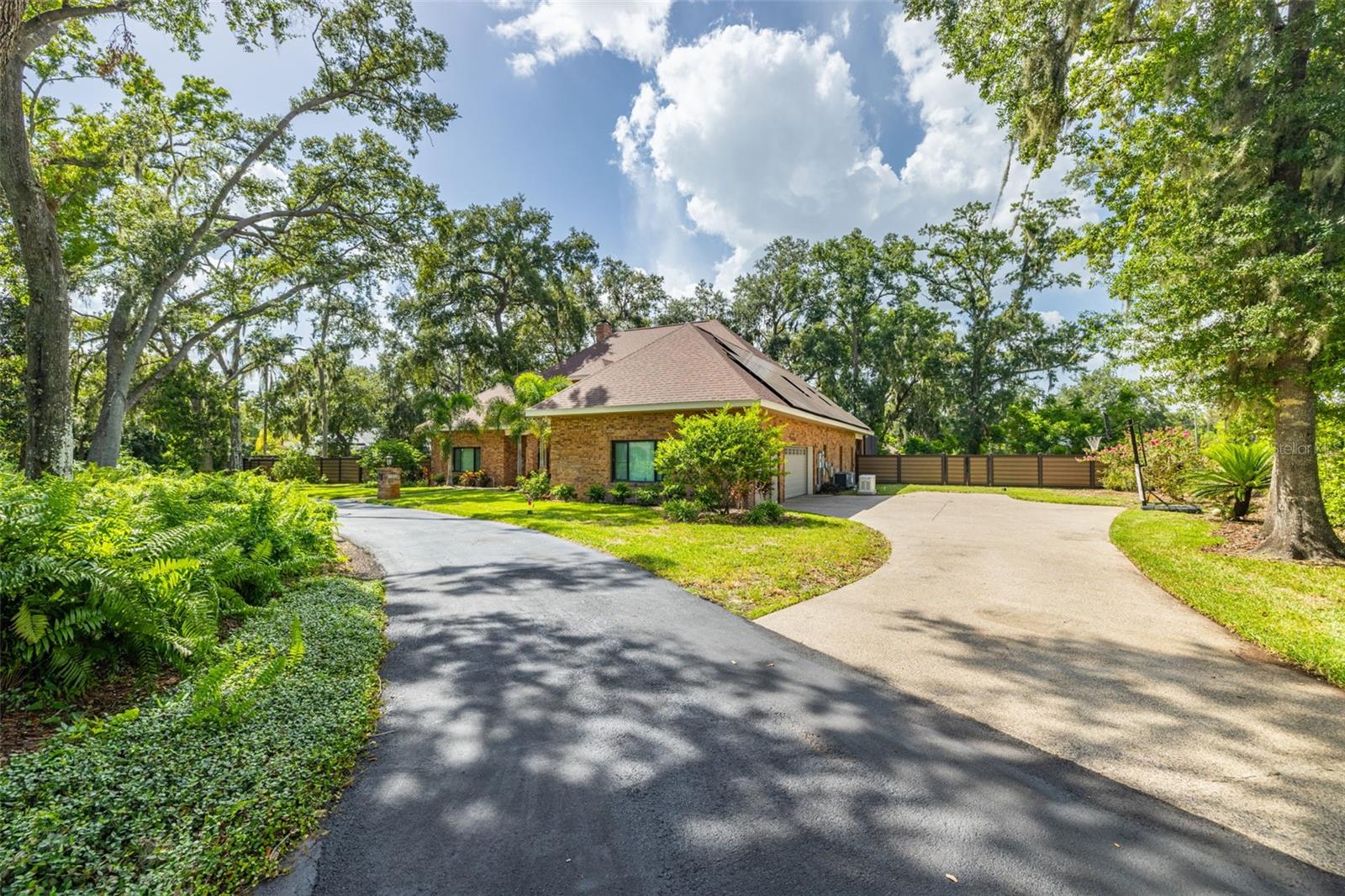 1202 W PINEDALE DR
