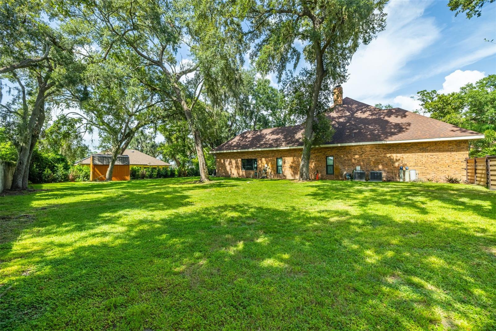 1202 W PINEDALE DR