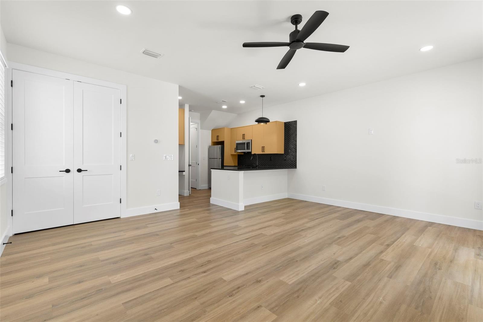 212 W EUCLID AVE #2
