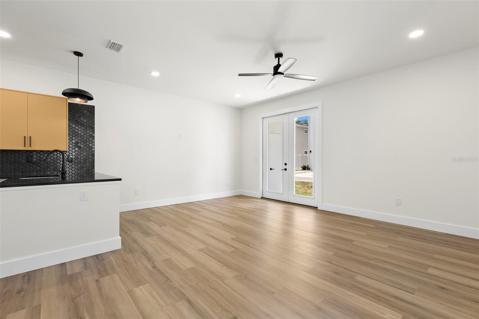 212 W EUCLID AVE #2