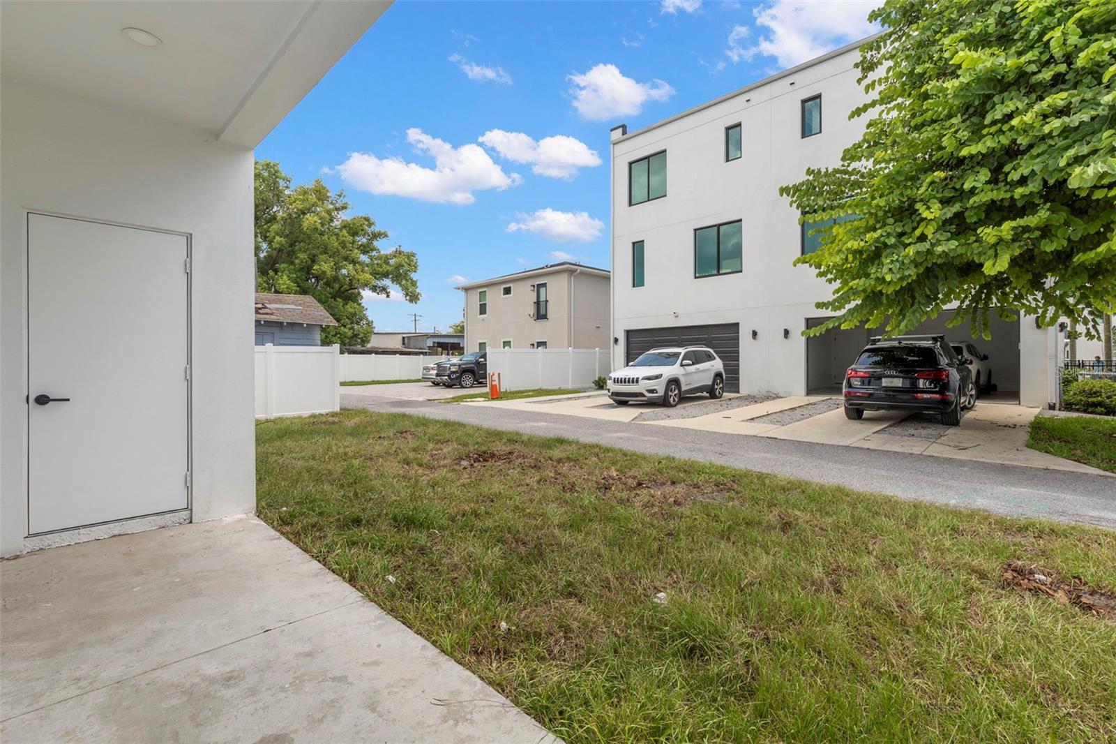 212 W EUCLID AVE #2