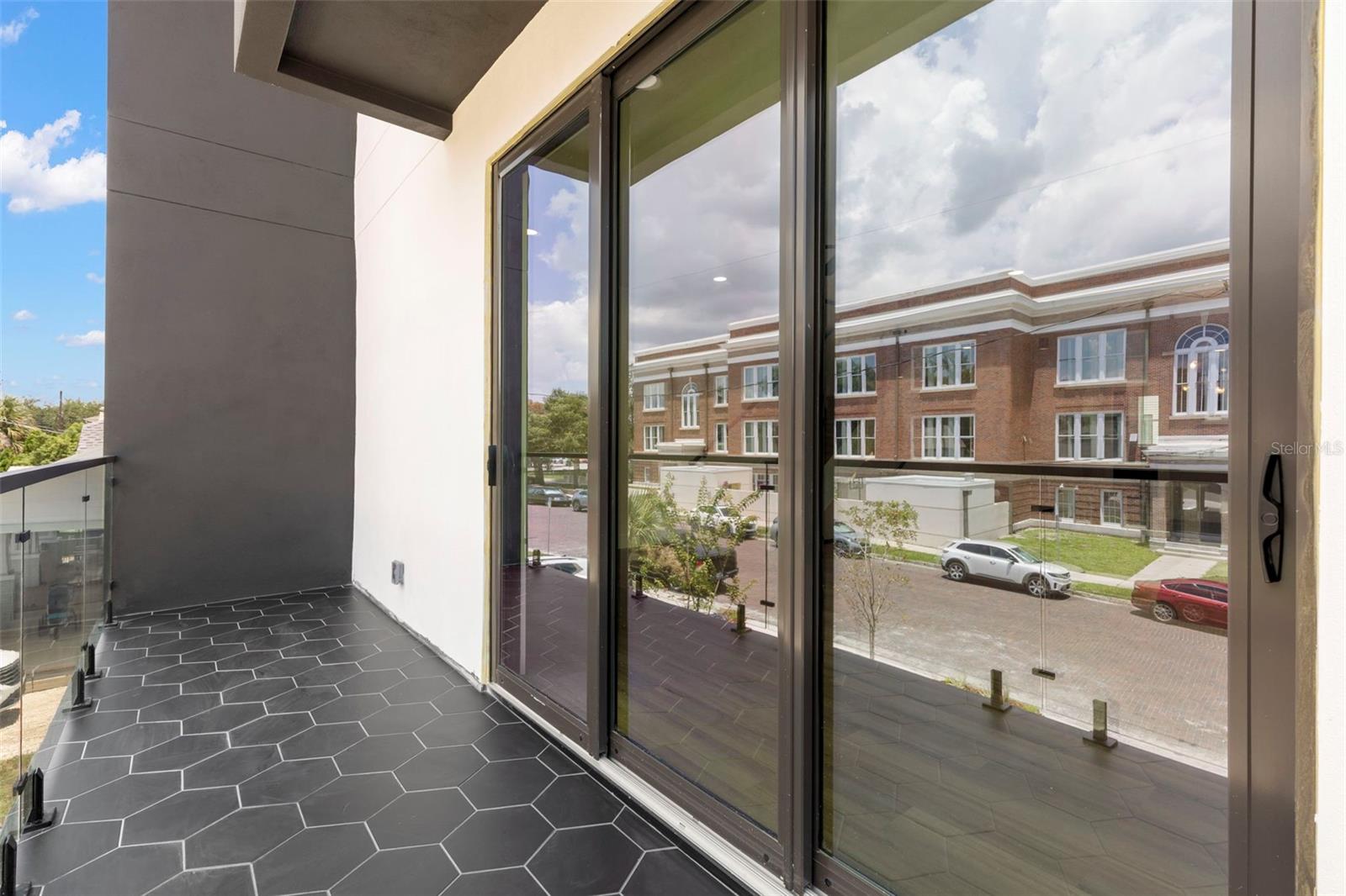 212 W EUCLID AVE #2