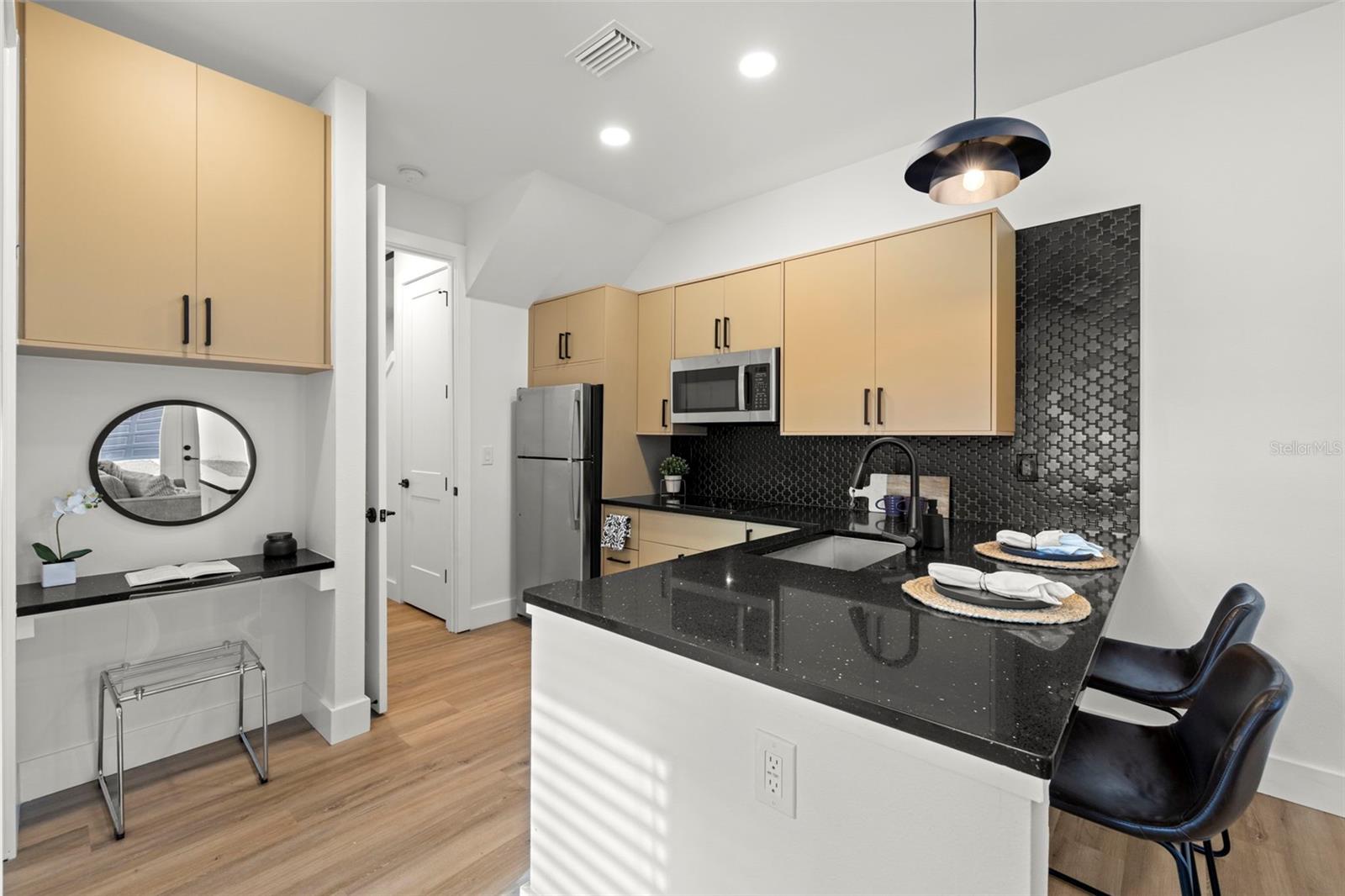 212 W EUCLID AVE #2