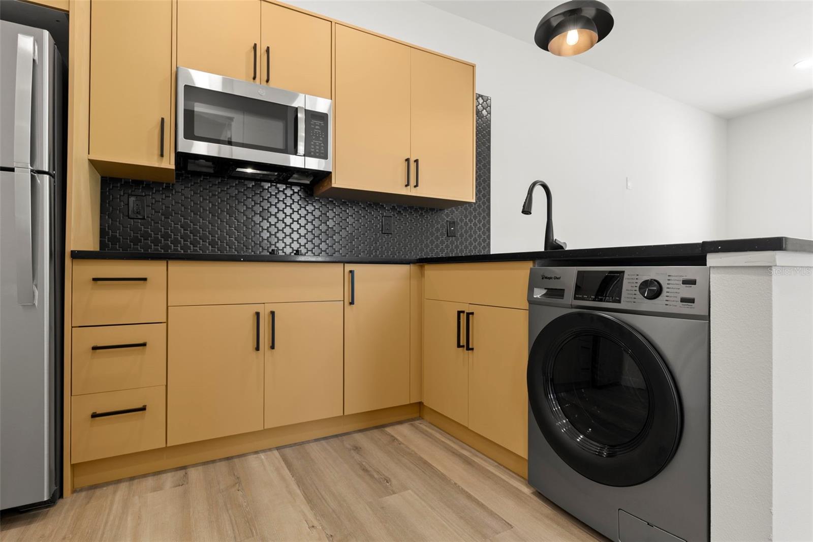 212 W EUCLID AVE #2