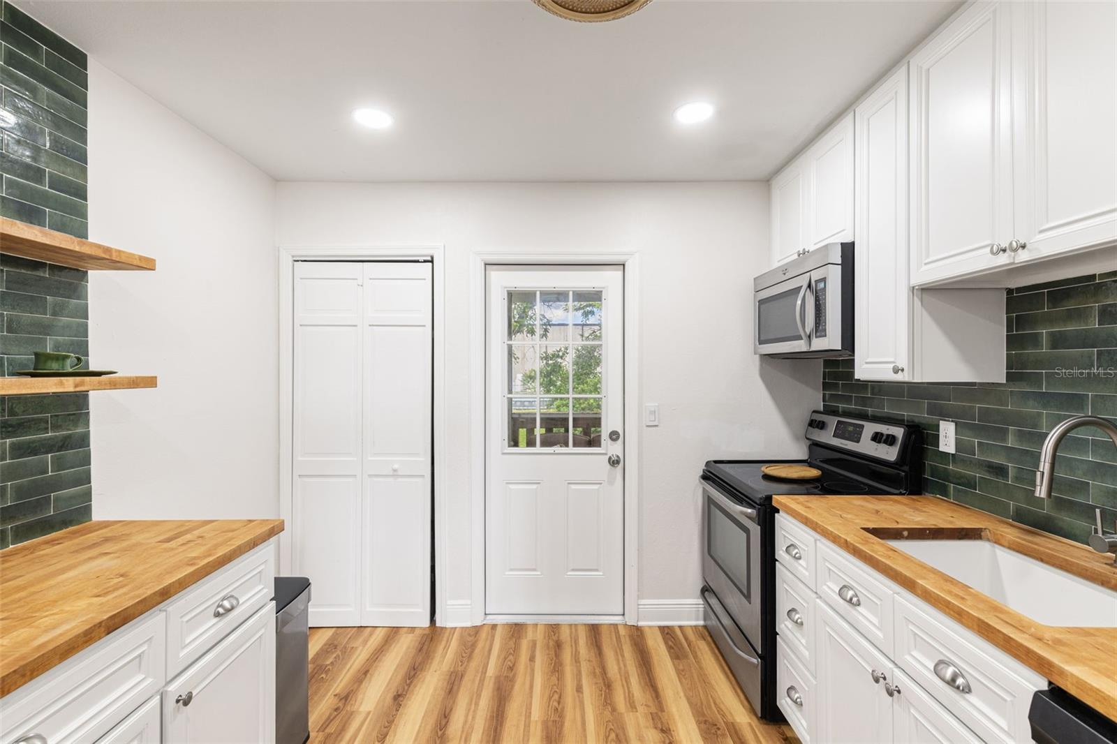 5653 67TH AVE N #221