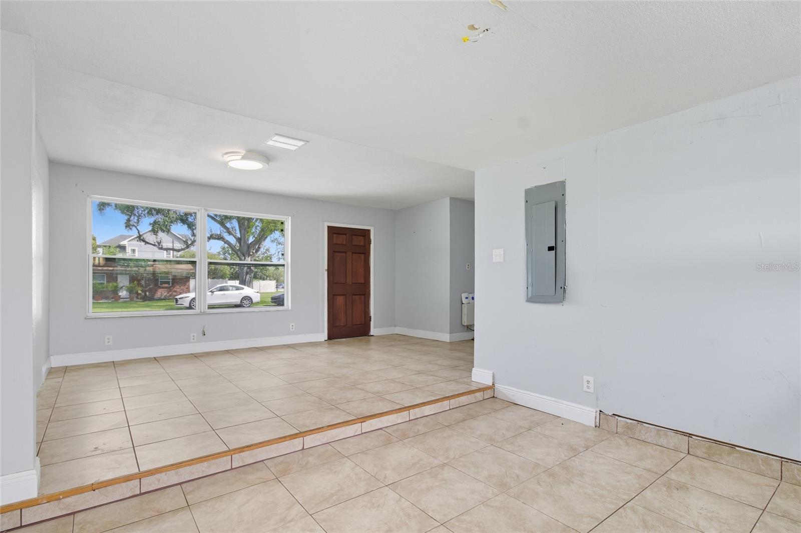 3806 N MATANZAS AVE