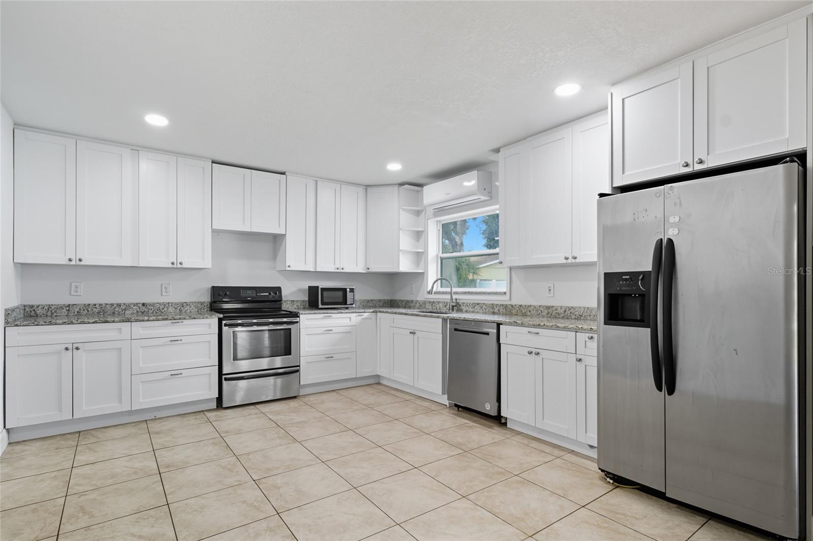 3806 N MATANZAS AVE