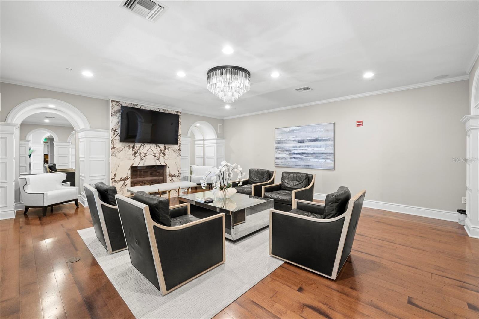 11 BAYMONT ST #909