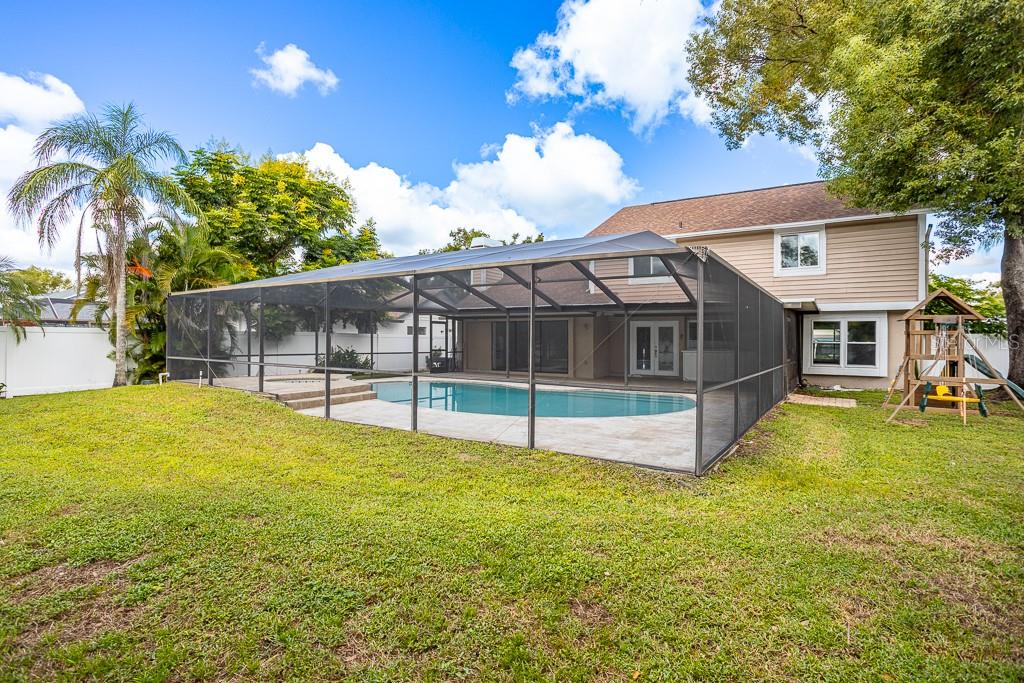 1623 SHADY LEAF DR