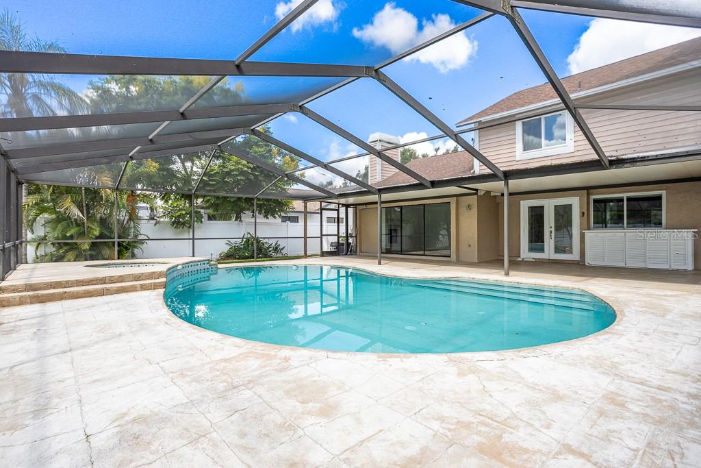 1623 SHADY LEAF DR