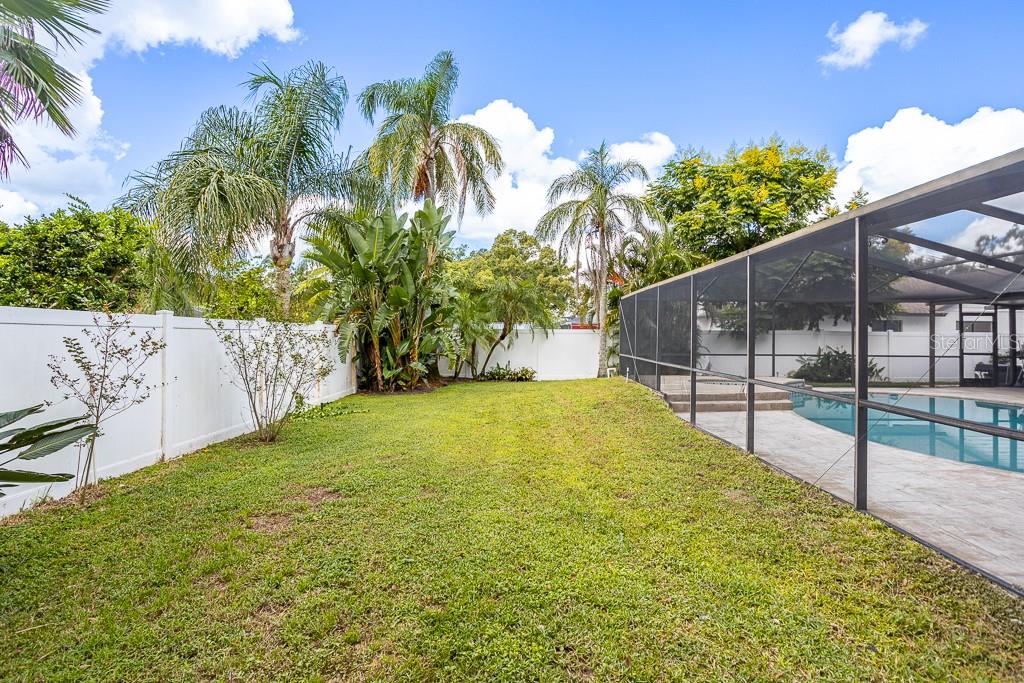 1623 SHADY LEAF DR