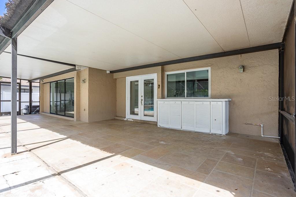 1623 SHADY LEAF DR
