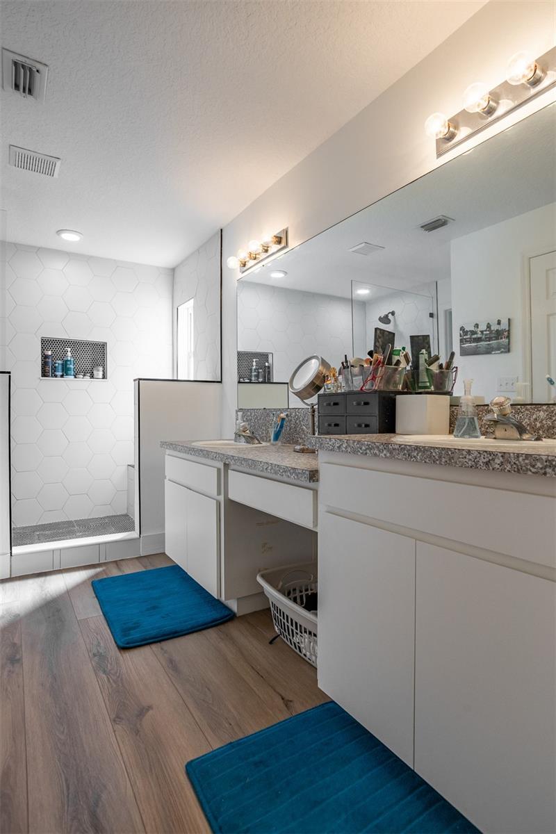 17708 NATHANS DR