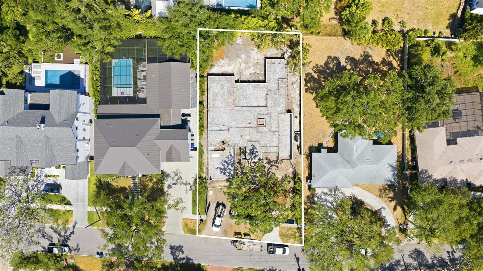 577 RIVIERA DR