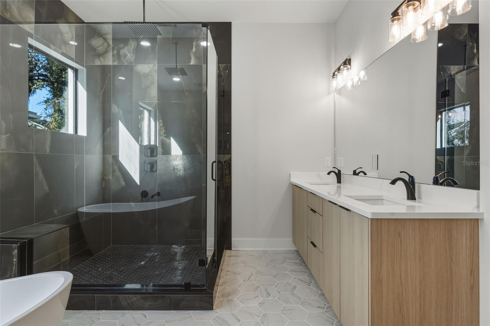 3211 W BALLAST POINT BLVD