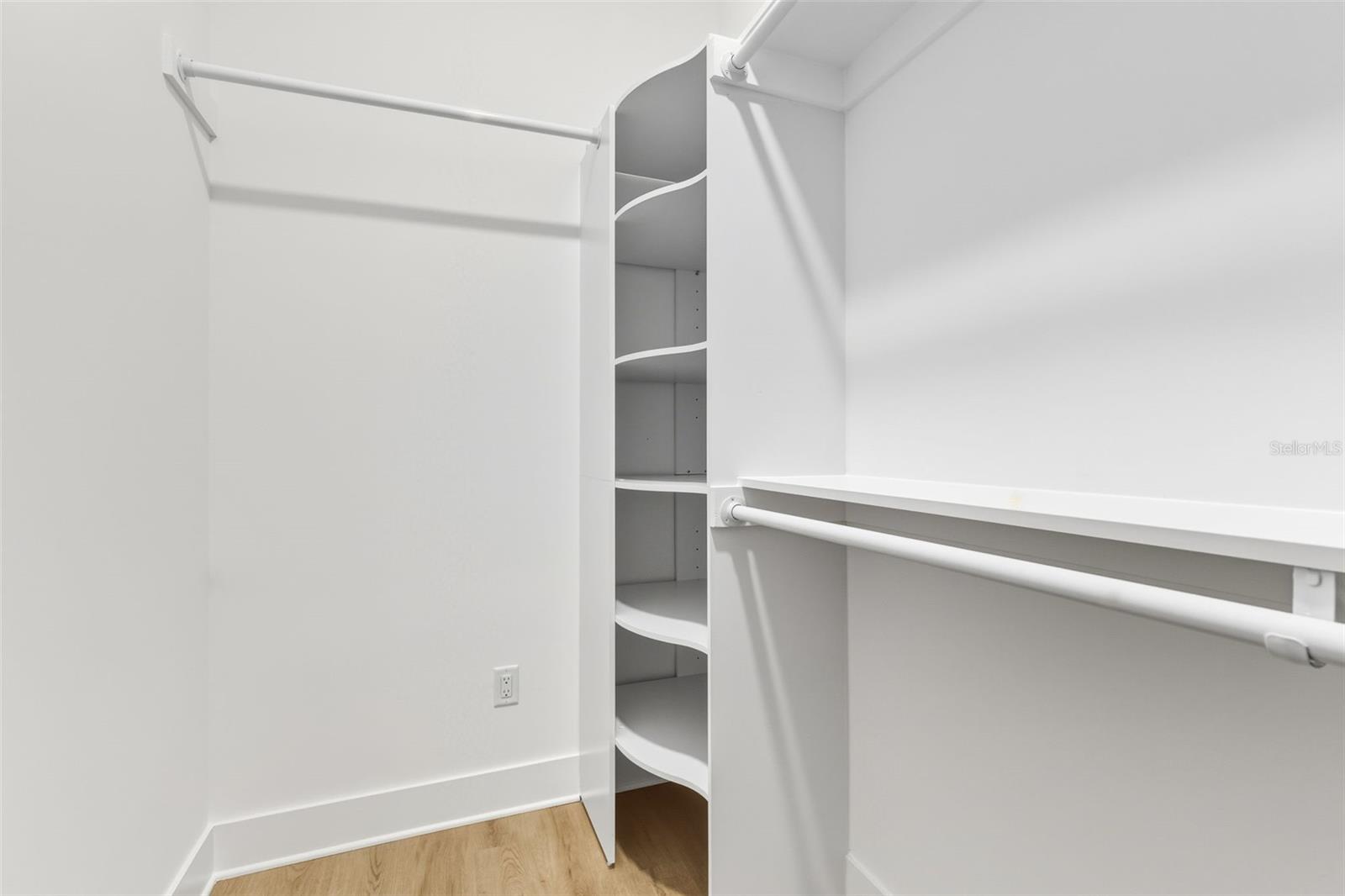 3211 W BALLAST POINT BLVD