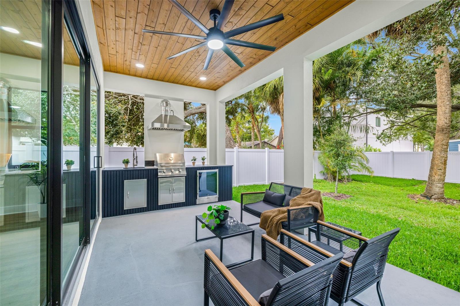 3211 W BALLAST POINT BLVD