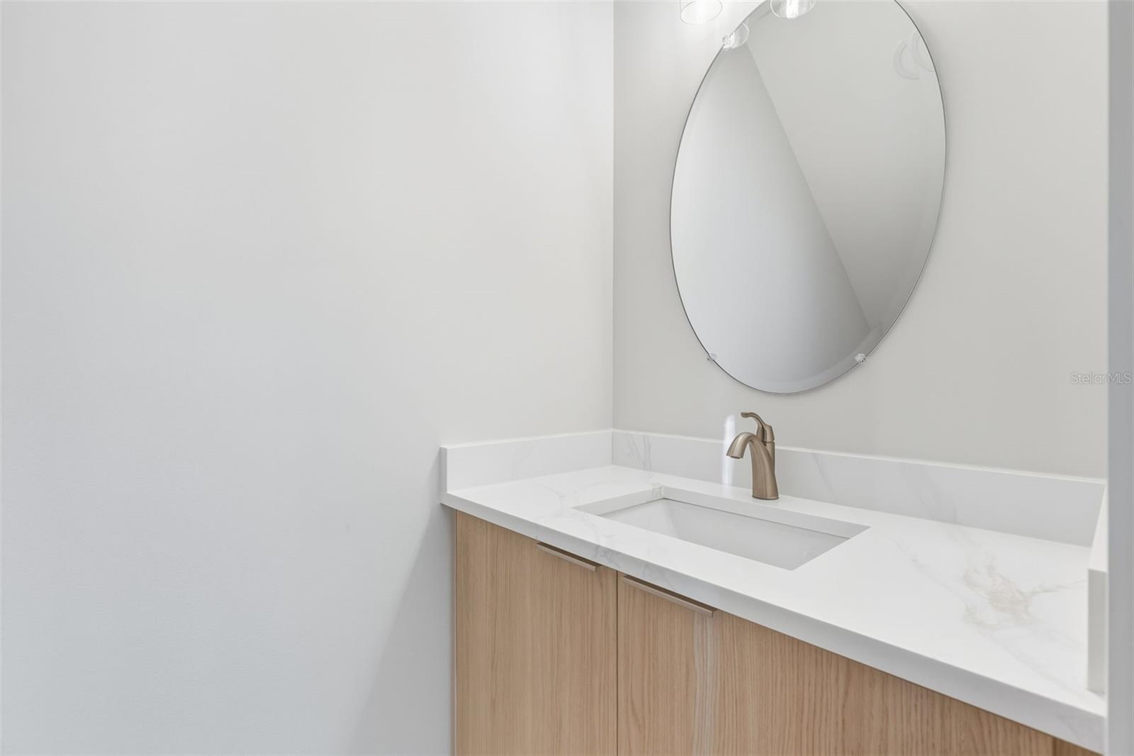 3211 W BALLAST POINT BLVD