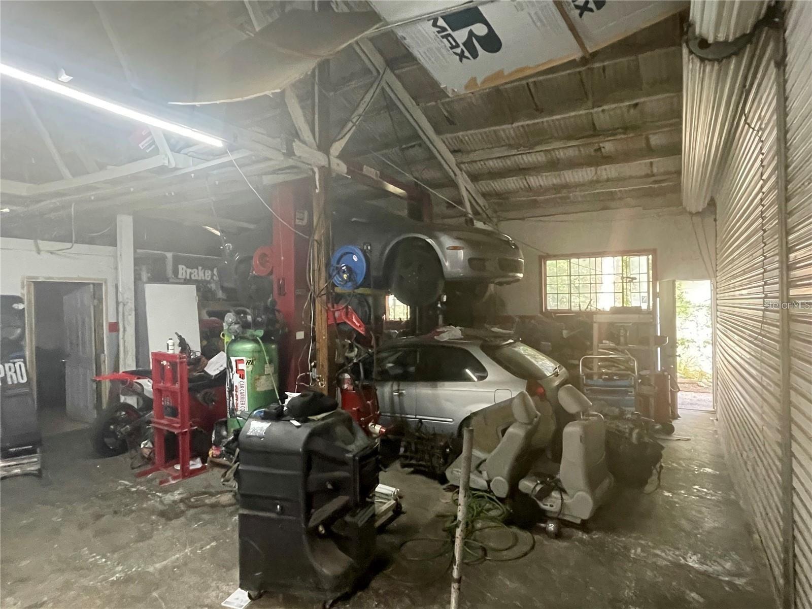 1919 W SAINT JOSEPH ST