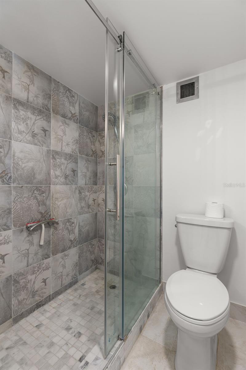 2401 BAYSHORE BLVD #202