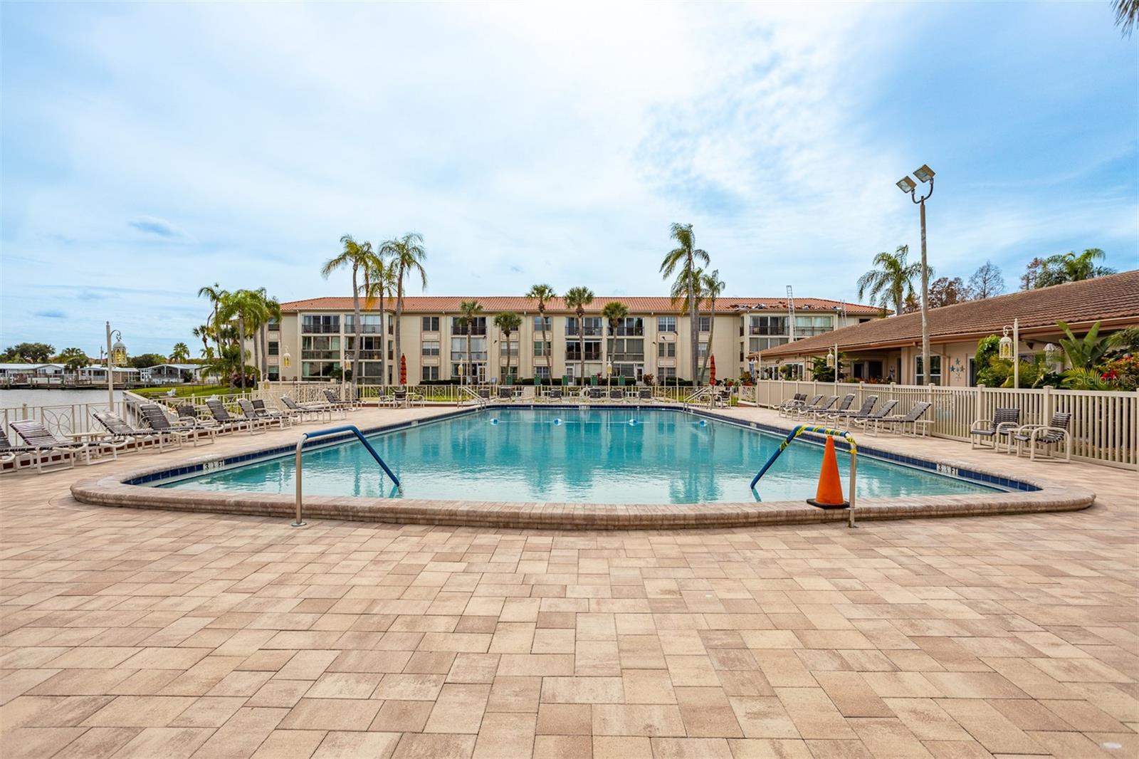 19029 US HIGHWAY 19 N #10C