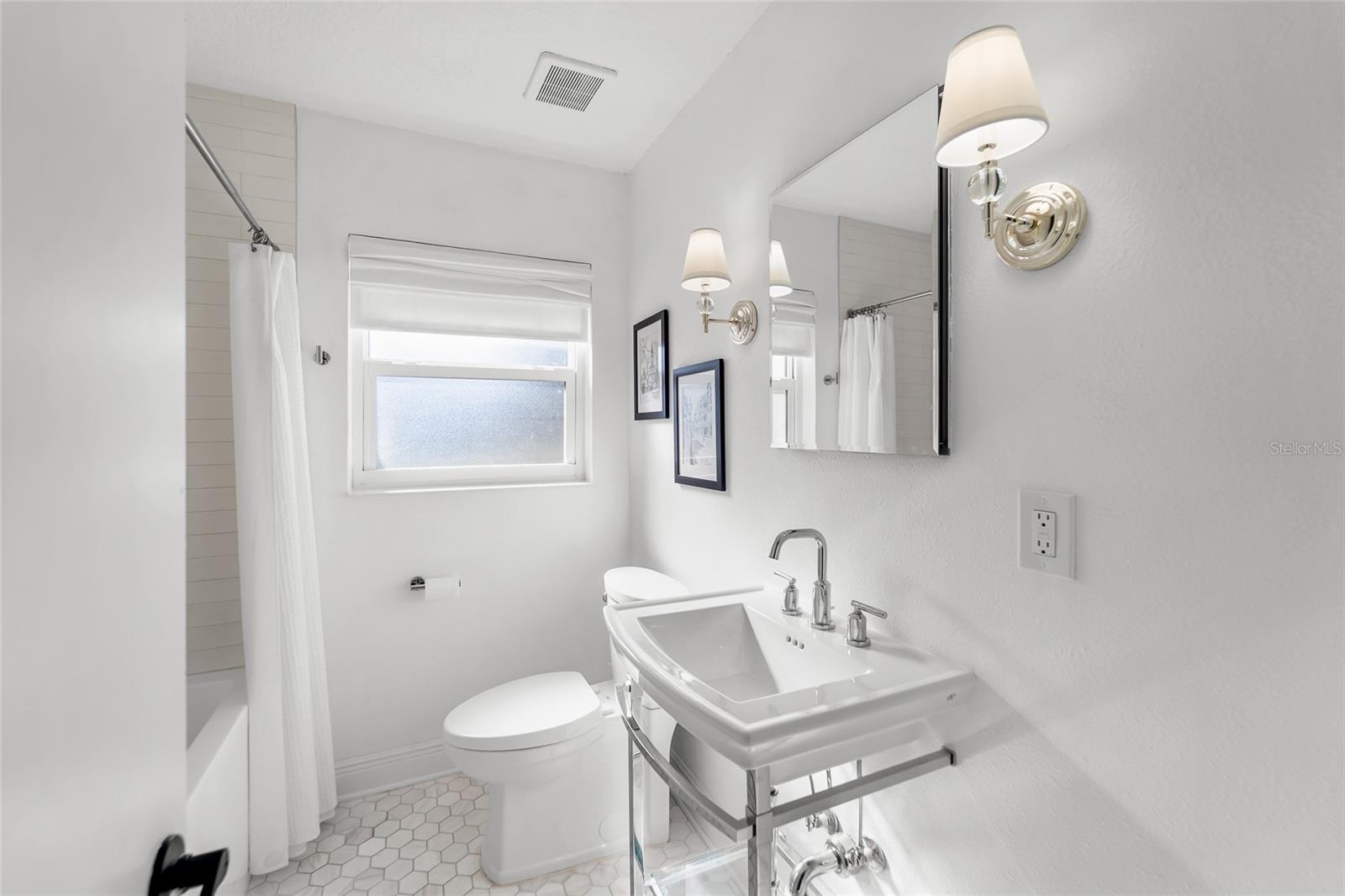 4424 W BAY COURT AVE