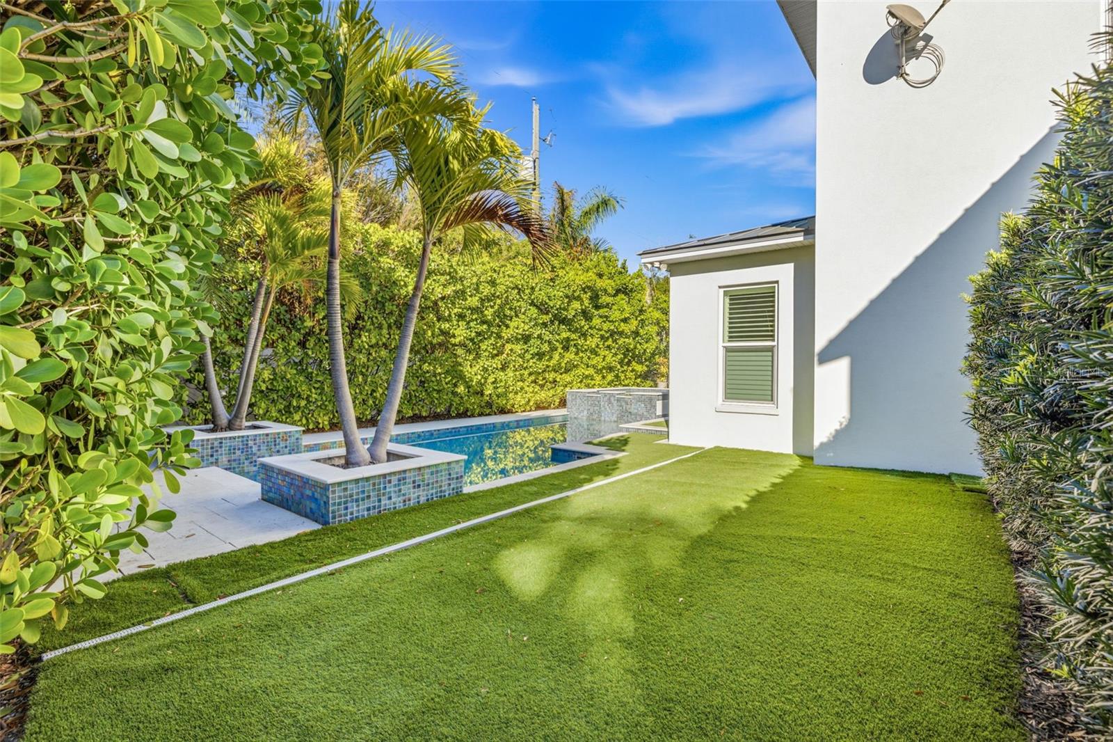 2909 W BAY VISTA AVE