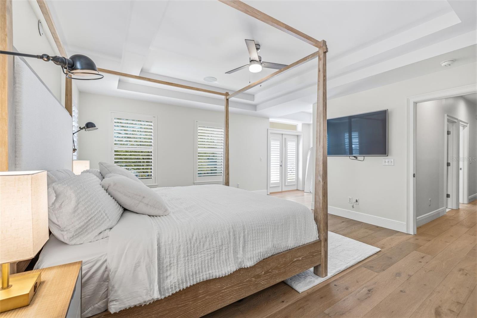 2909 W BAY VISTA AVE