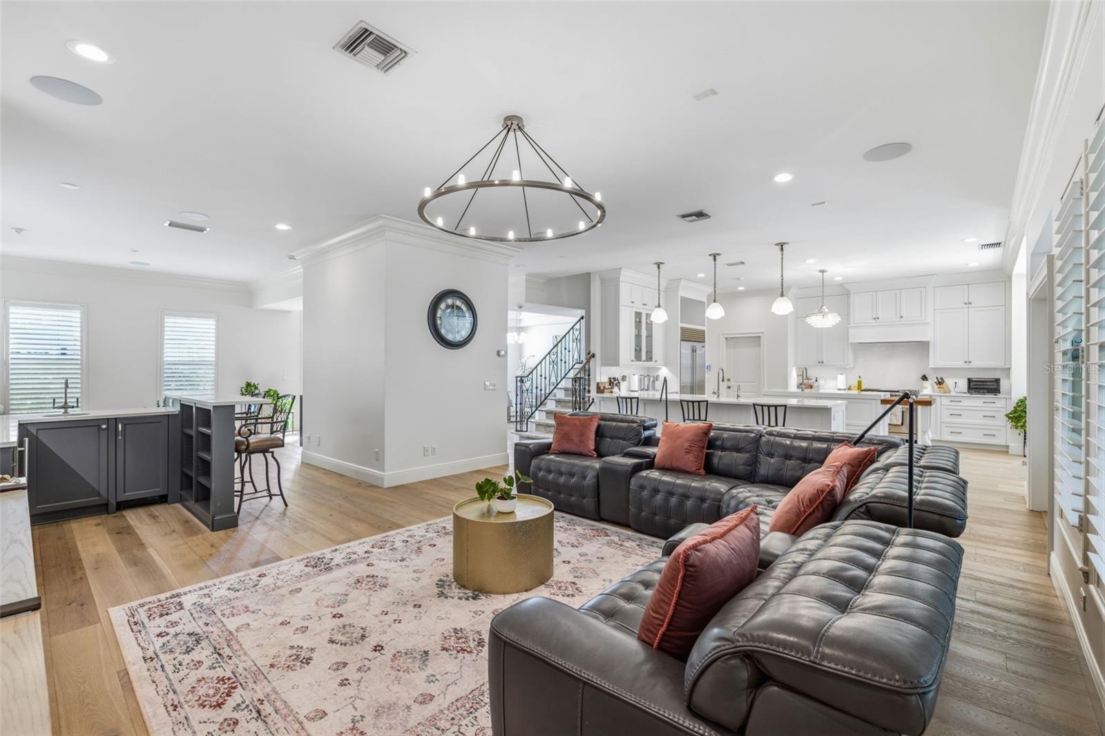 2909 W BAY VISTA AVE