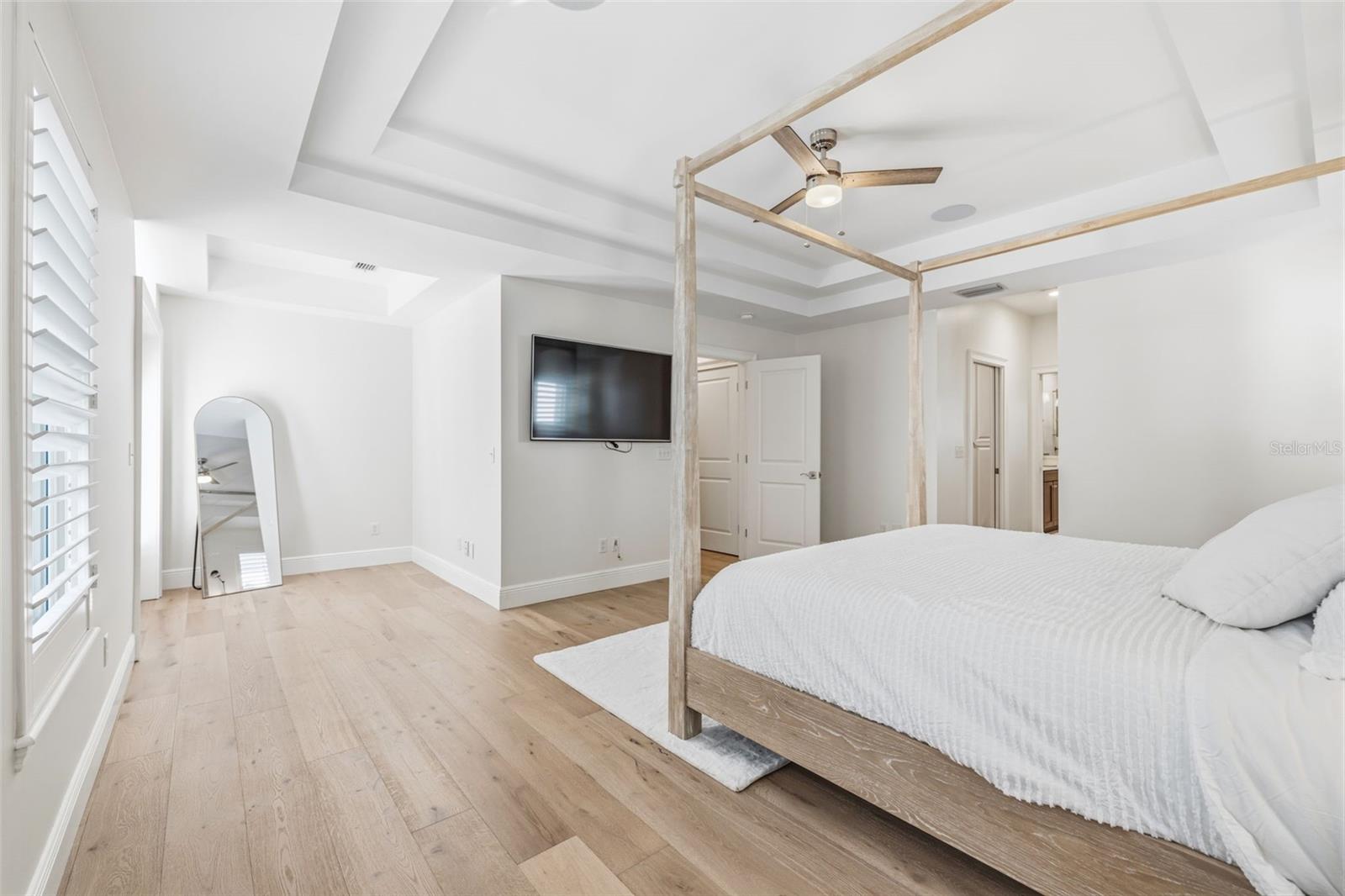 2909 W BAY VISTA AVE