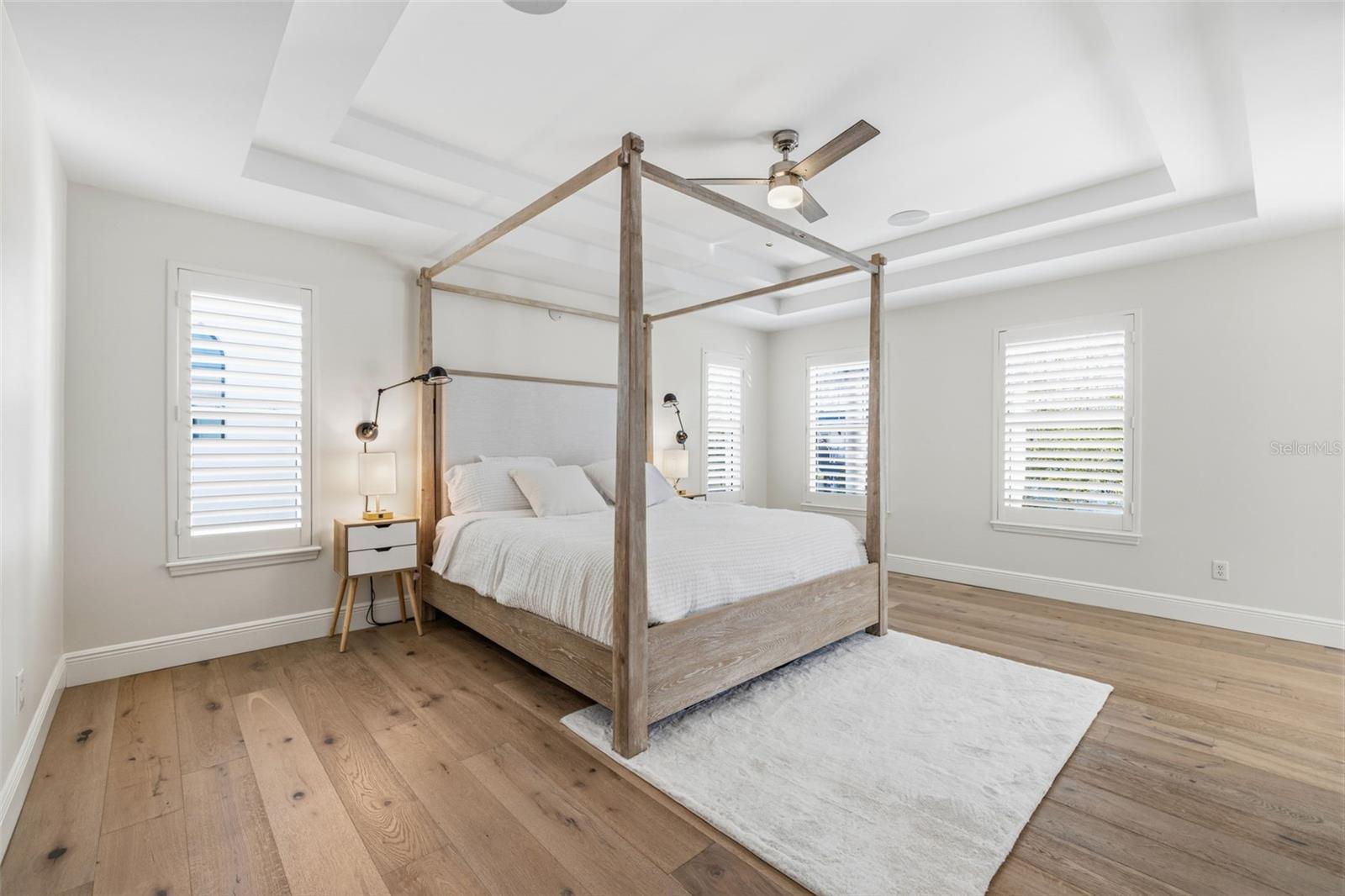 2909 W BAY VISTA AVE