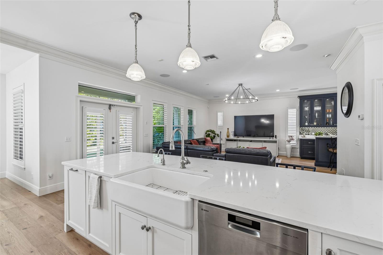 2909 W BAY VISTA AVE