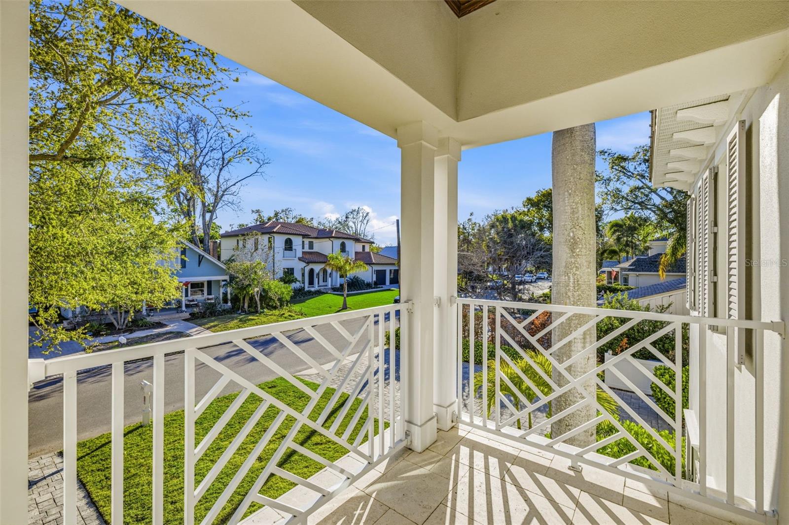 2909 W BAY VISTA AVE