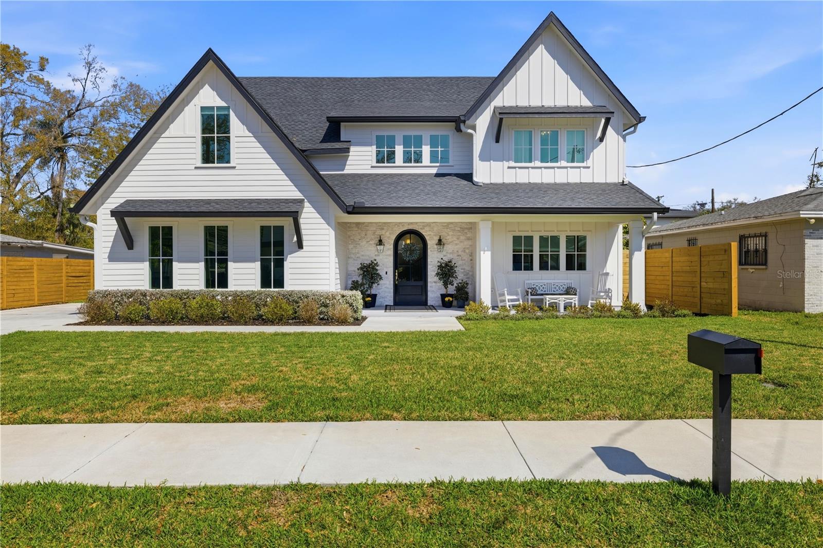 807 W WEST ST