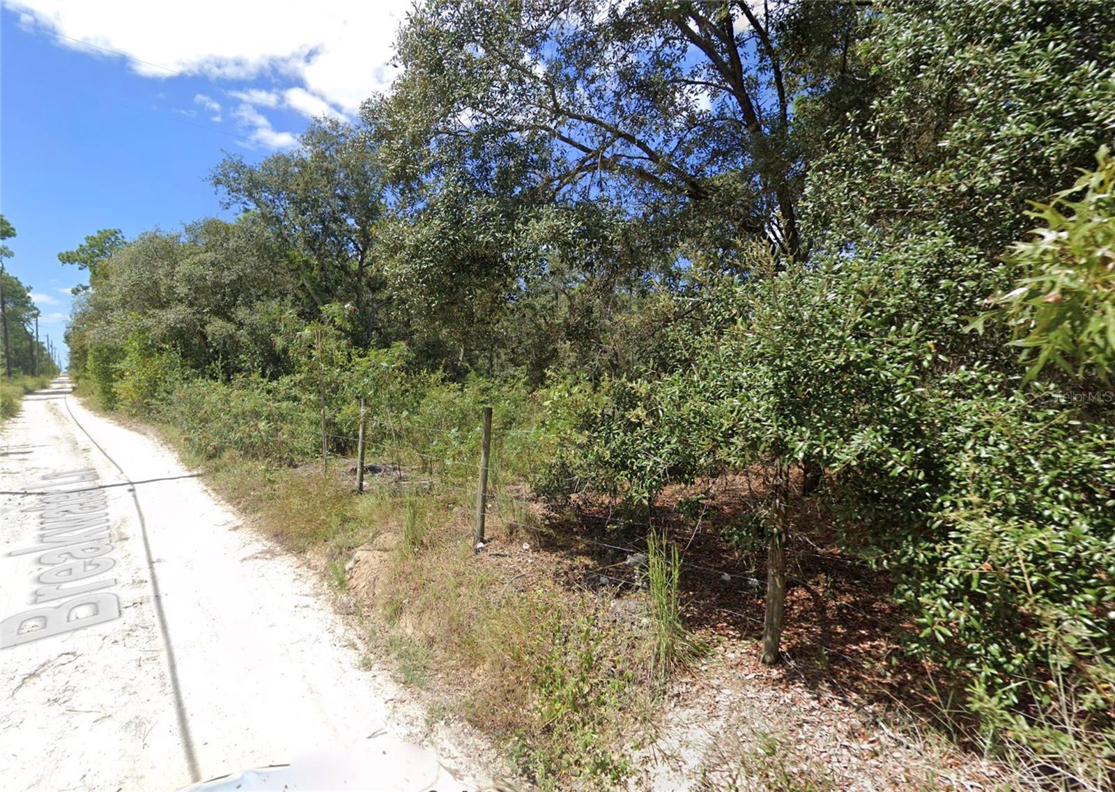 16513-16515 BREAKWATER LN