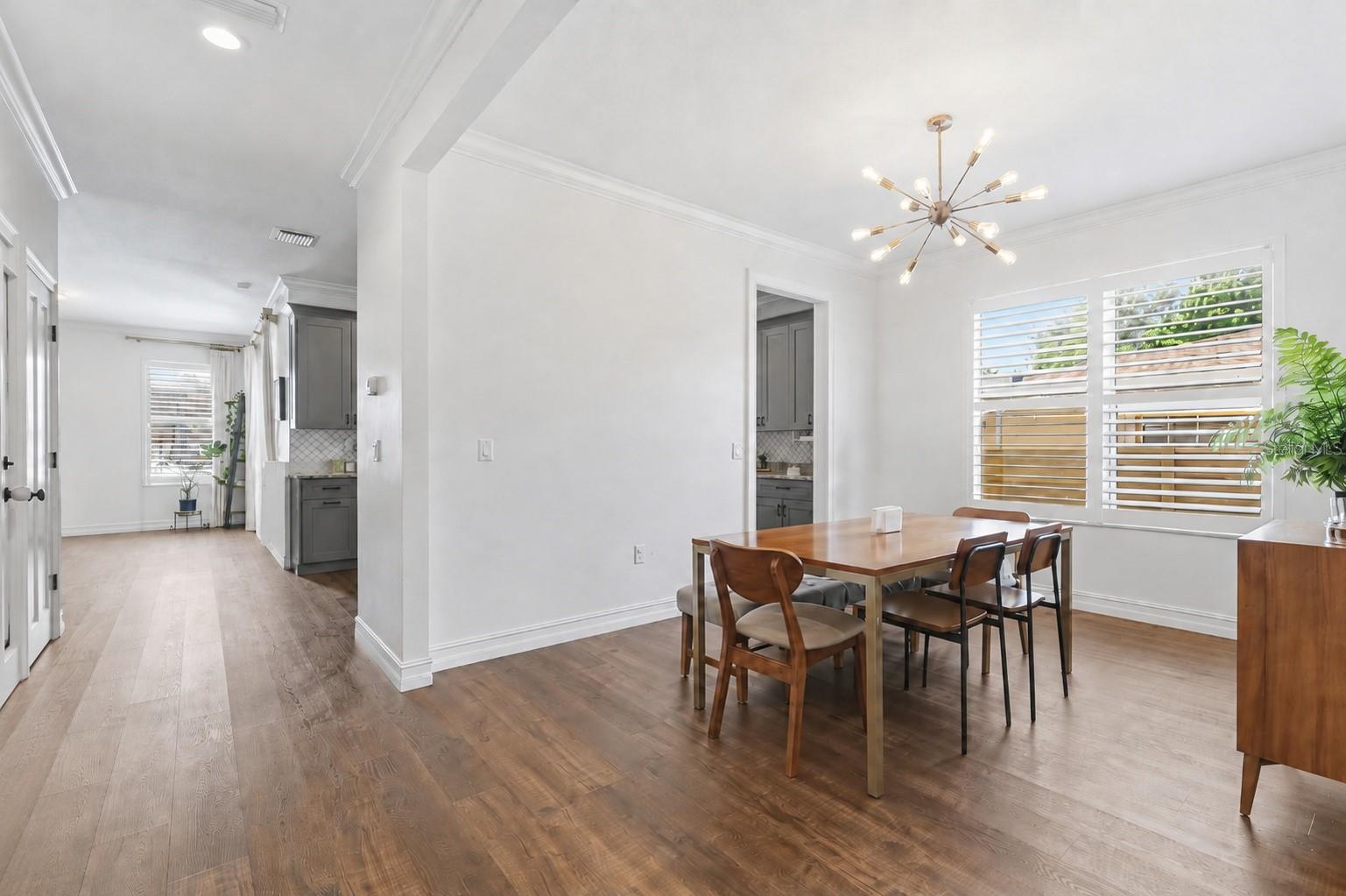 2510 W CARMEN ST