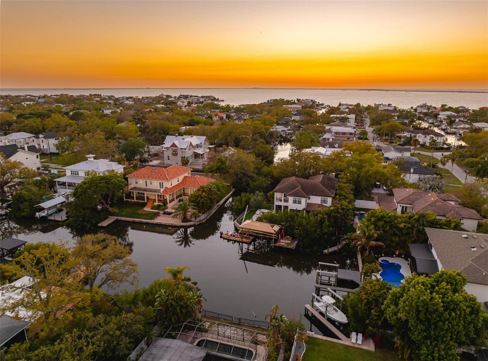 2107 S WEST SHORE BLVD