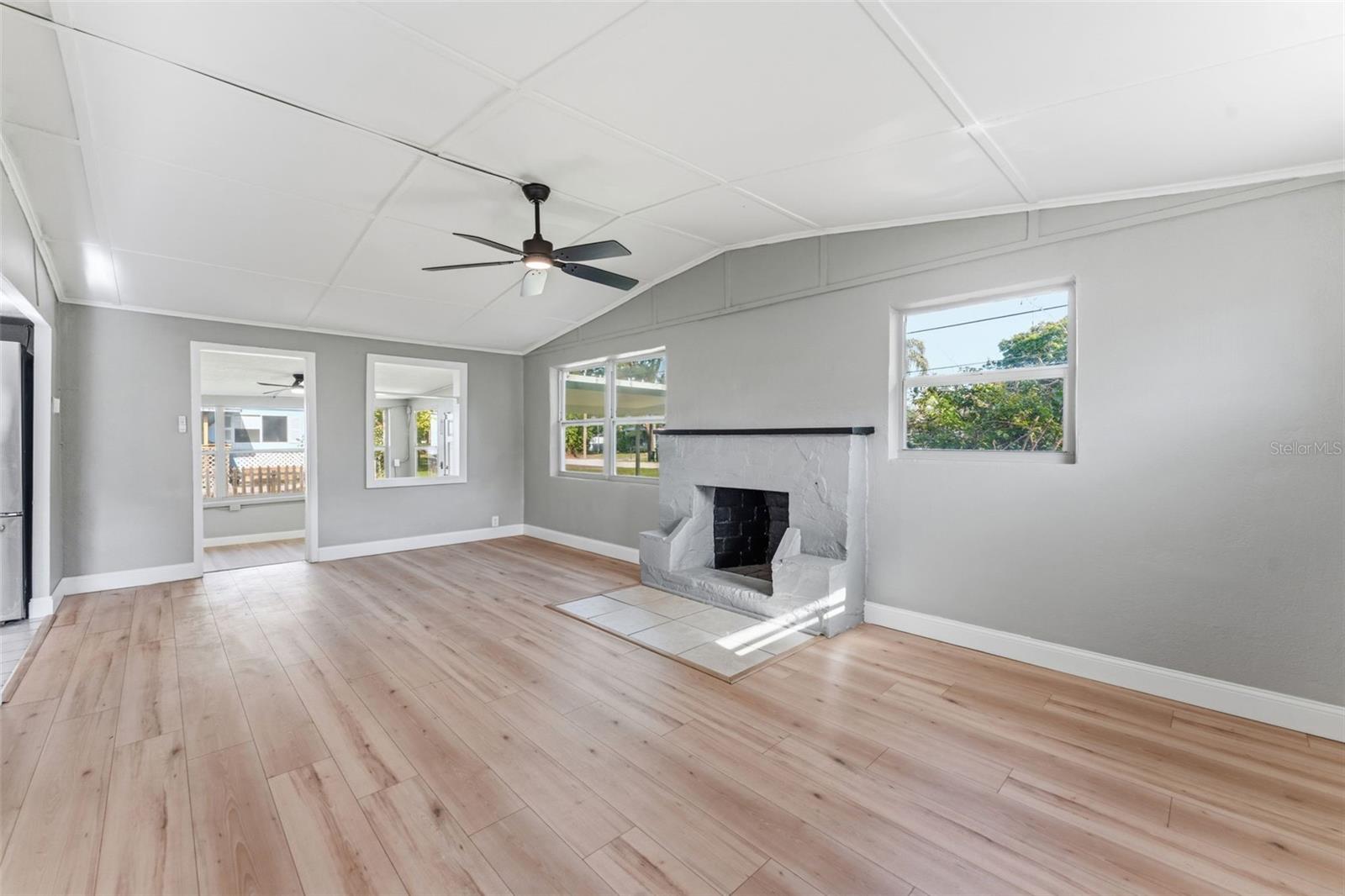 2521 HIGHLAND ACRES DR