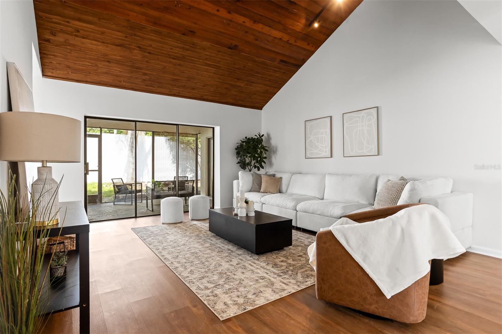 11508 ROBLES DEL RIO PL