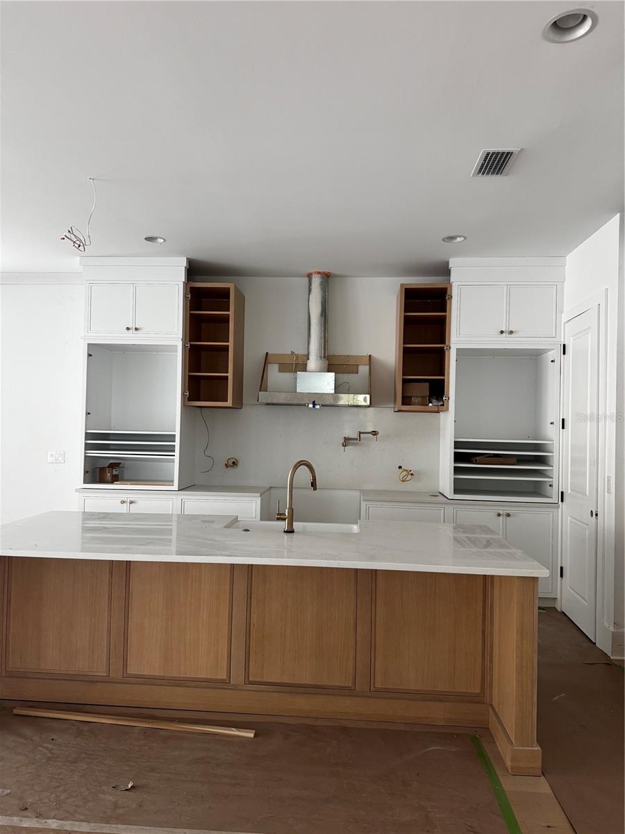 2303 GLENWOOD DR