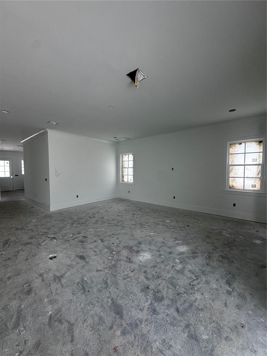 2303 GLENWOOD DR