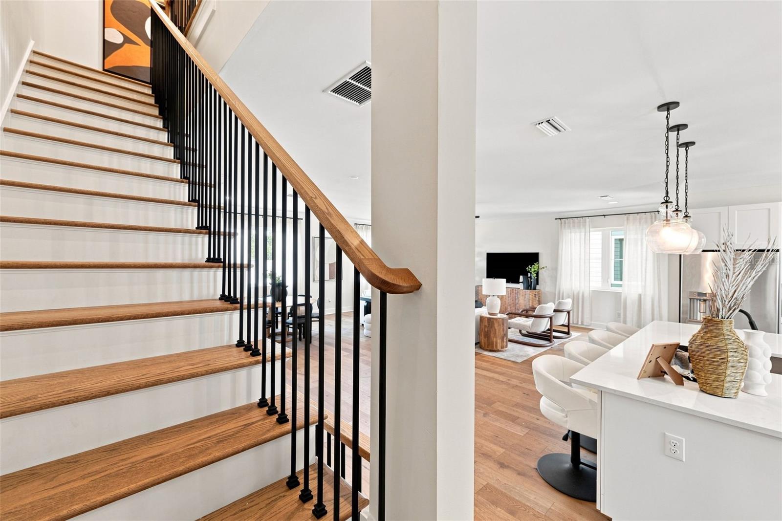 407 S ALBANY AVE #2