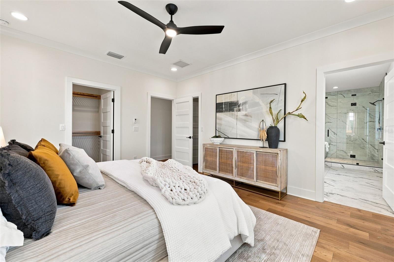 407 S ALBANY AVE #2