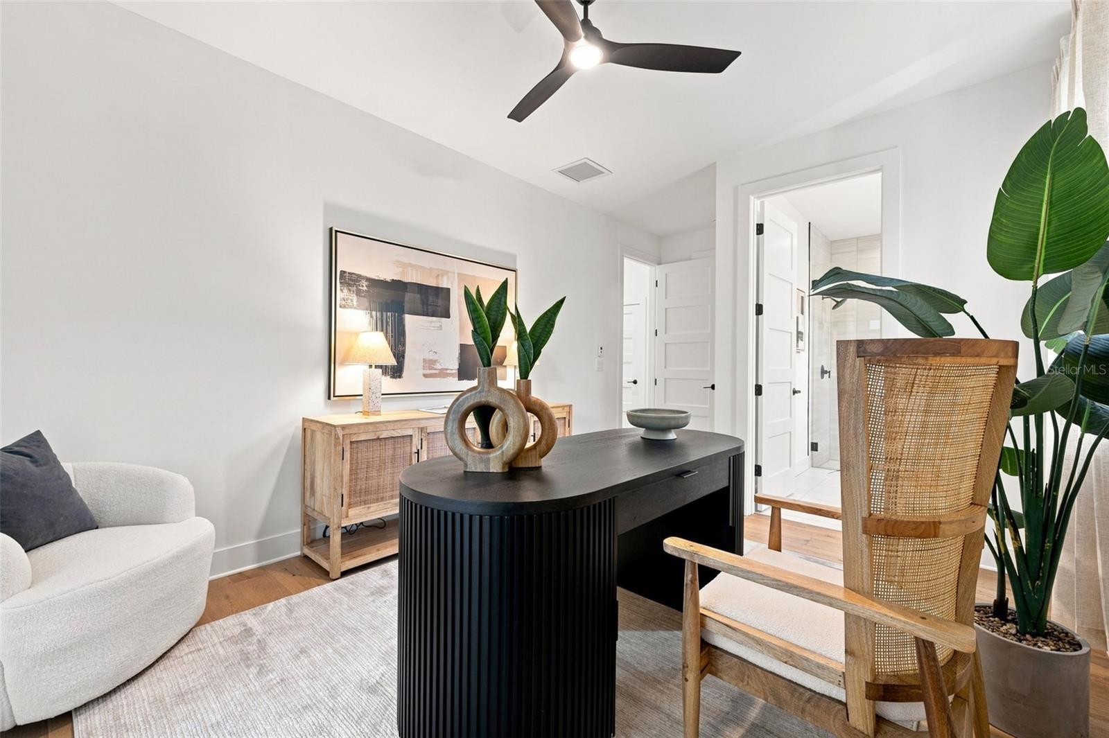 407 S ALBANY AVE #2