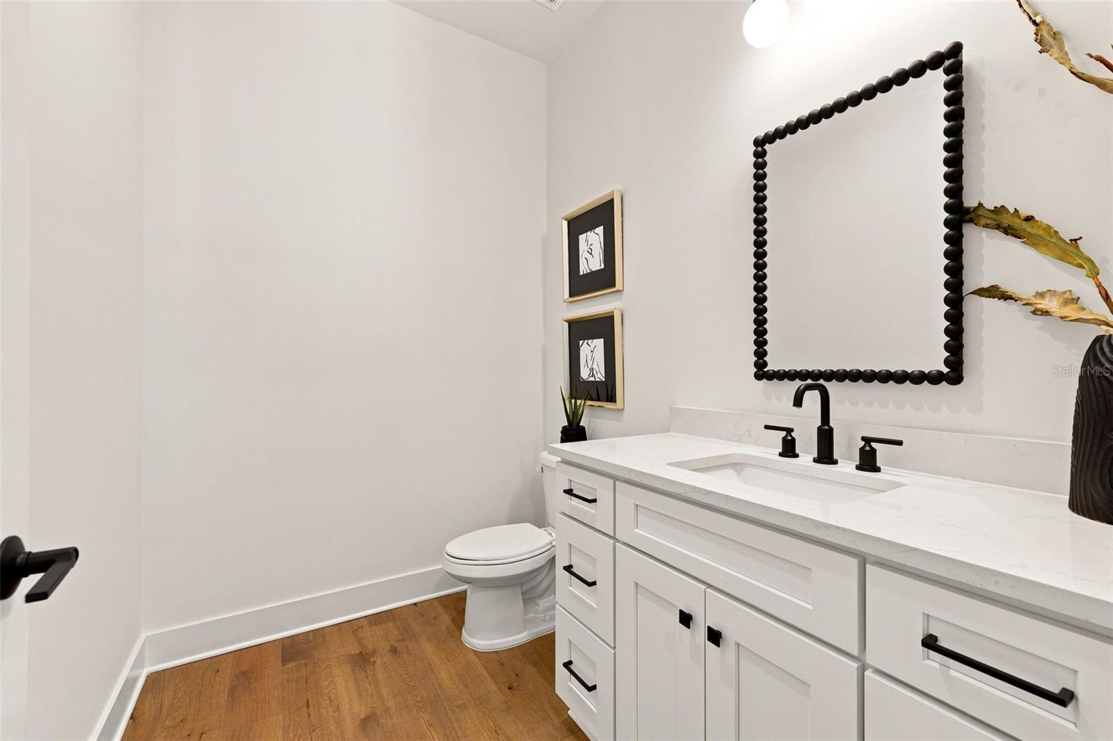 407 S ALBANY AVE #2