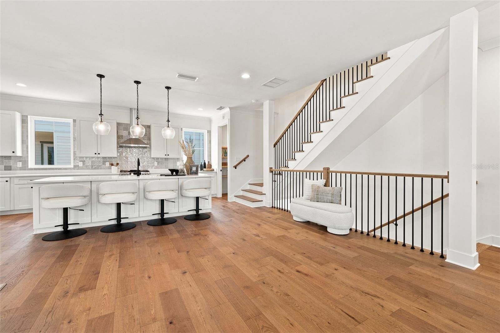 407 S ALBANY AVE #2