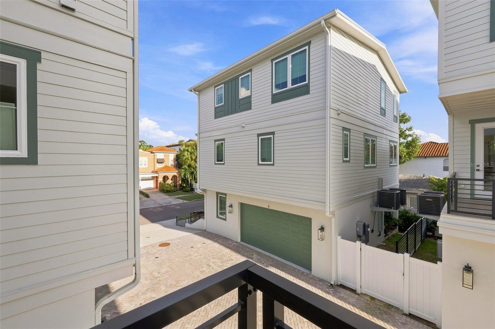 407 S ALBANY AVE #2