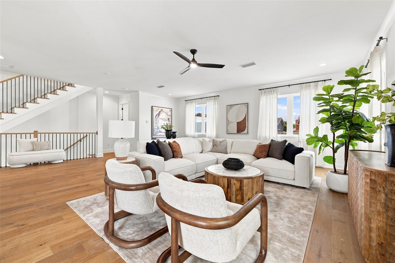 407 S ALBANY AVE #2